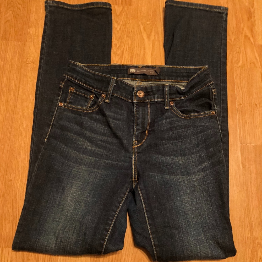 Levis Straight Leg Jeans